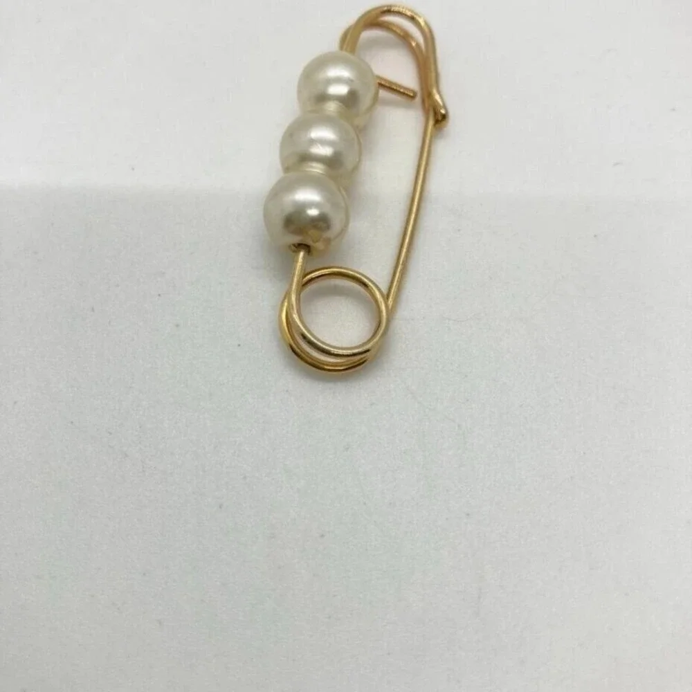 Elegant Gold Tone Safety Pin Brooch with Three‎ Faux Pearls Fashion Jewelry Pin